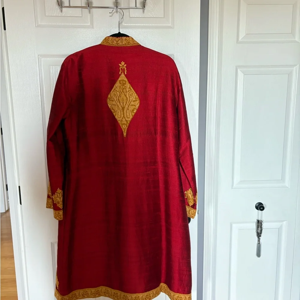 Elegant Red and Gold Silk Women's Coat - Picture 5 of 8